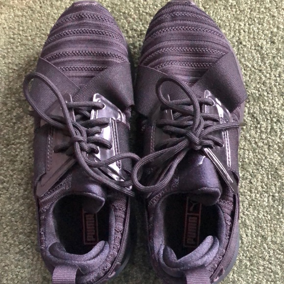 Puma Black Sneakers size 6 - Picture 4 of 7